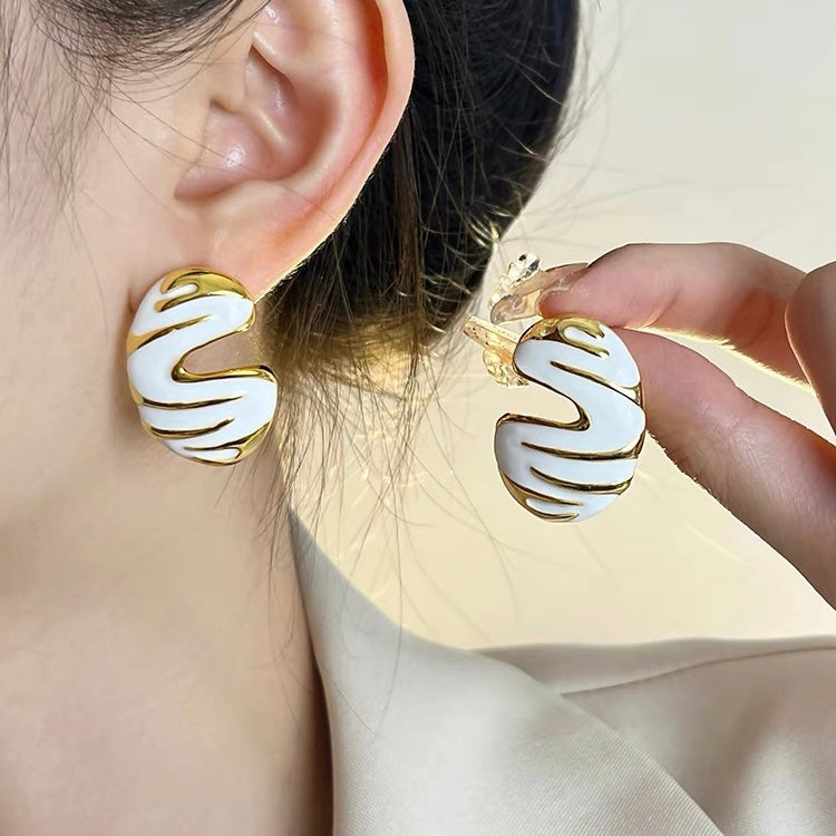 Retro Fashionable Earrings（Pack of a dozen）