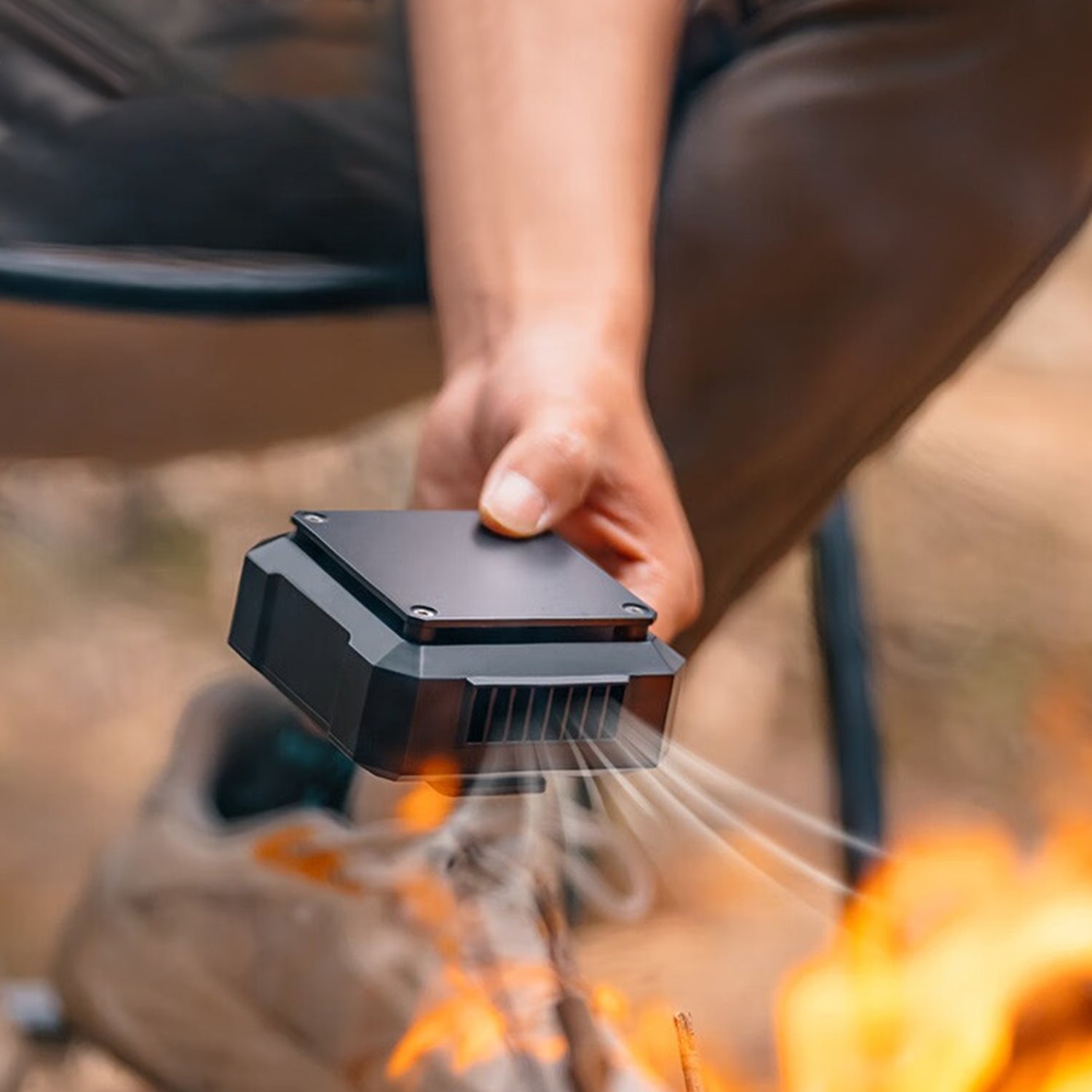 Mini hanging waist charging fan